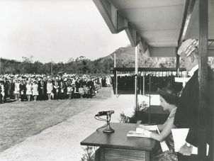 On April 20, 1970, the Queen visited Townsville and made the establishment of the ϲʿ official